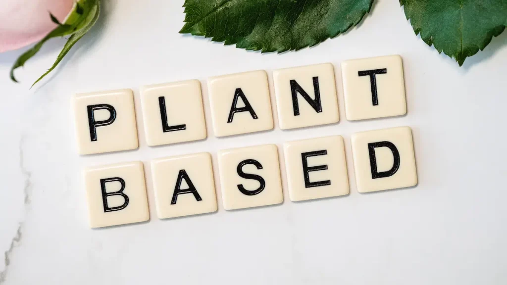 PLANT BASEDと書かれた文字ブロック
