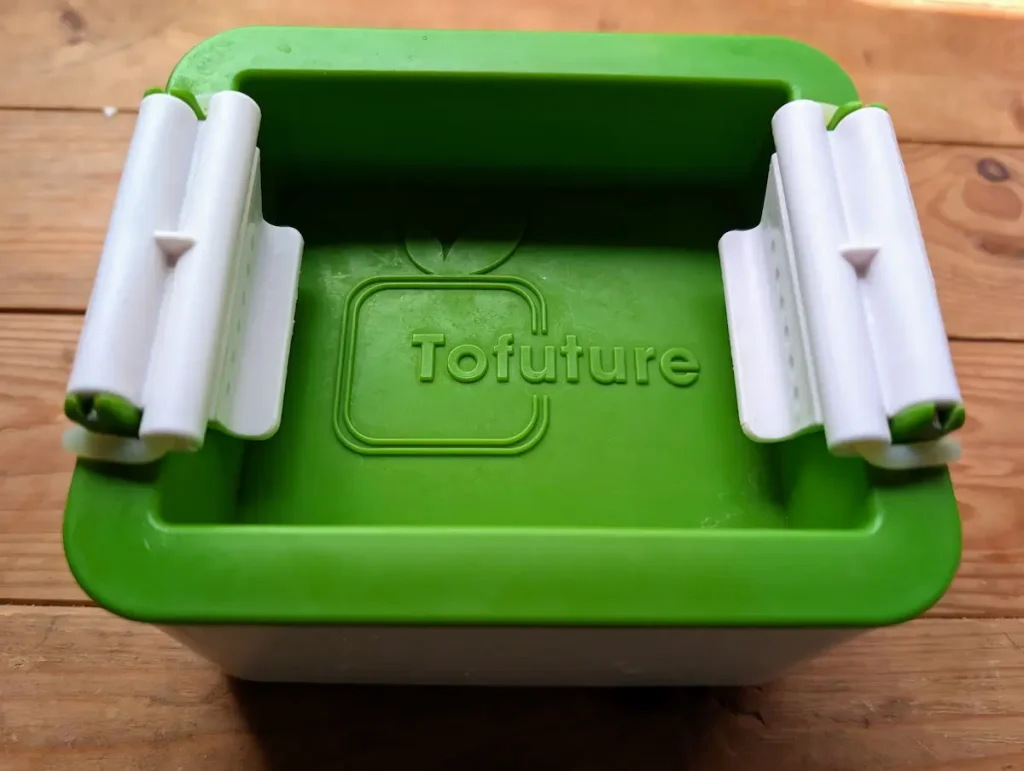 Tofutureの豆腐プレス(10年近く愛用している水切り器)
